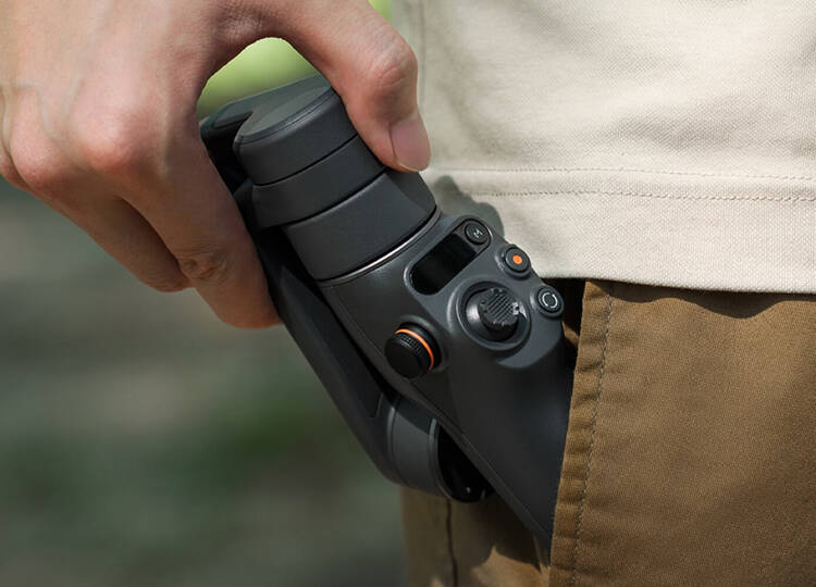 DJI представила стабилизатор Osmo Mobile 6 для смартфонов &mdash; он стал эргономичнее и лучше отслеживает движения