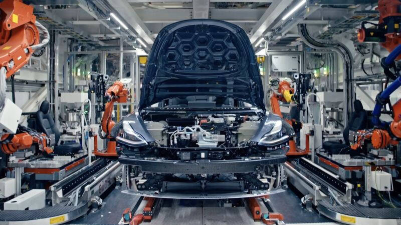 Евросоюз снизит пошлины на импорт электромобилей Tesla из Китая, как будто они не очень китайские